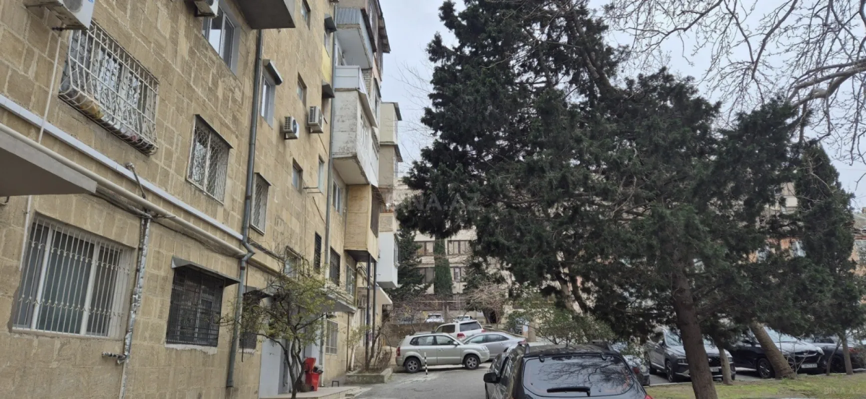 Satılır 3 otaqlı mənzil 103 m²