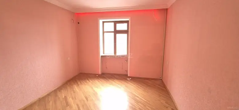 Satılır 3 otaqlı mənzil 103 m²