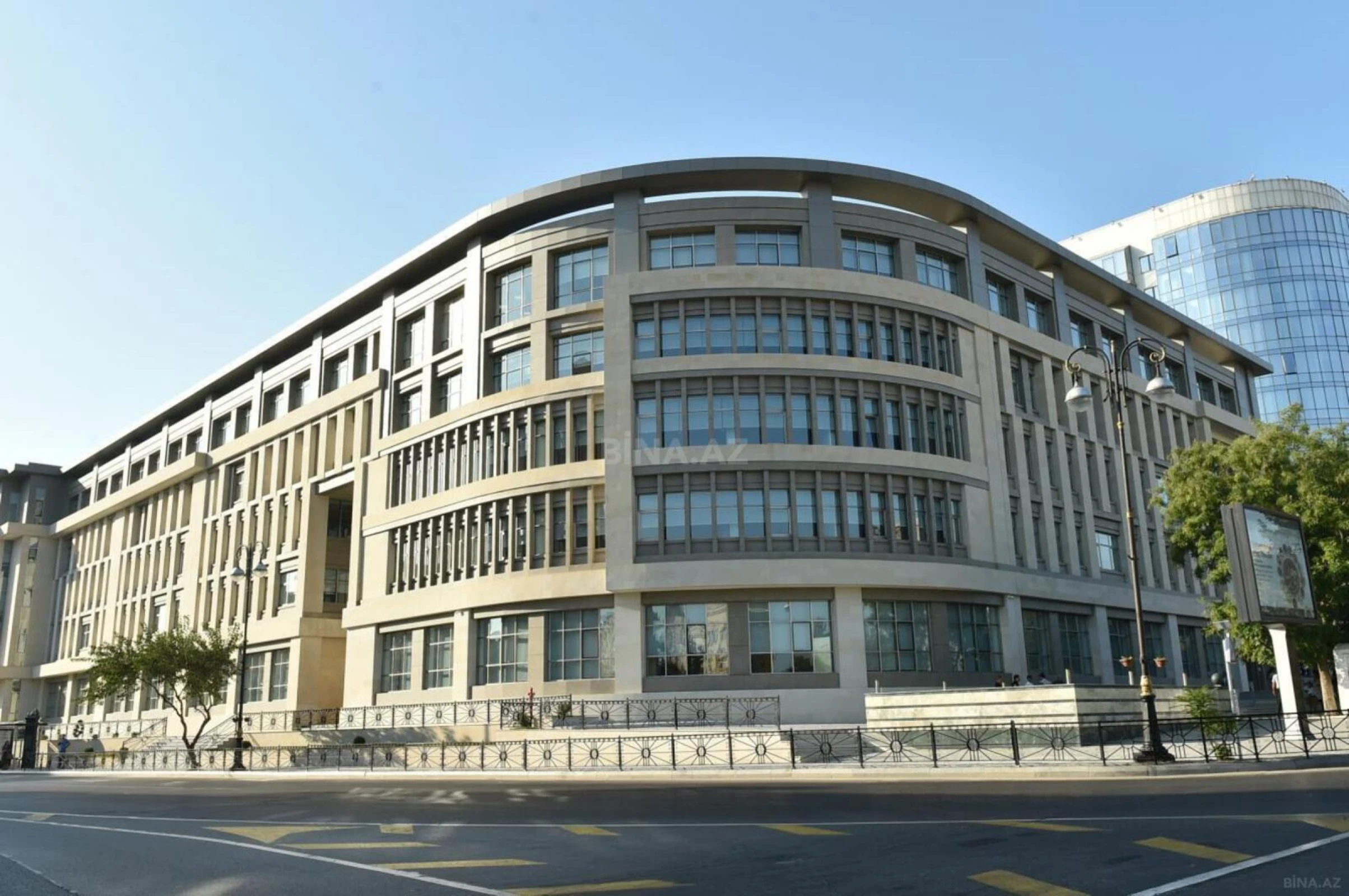 Satılır 3 otaqlı mənzil 103 m²