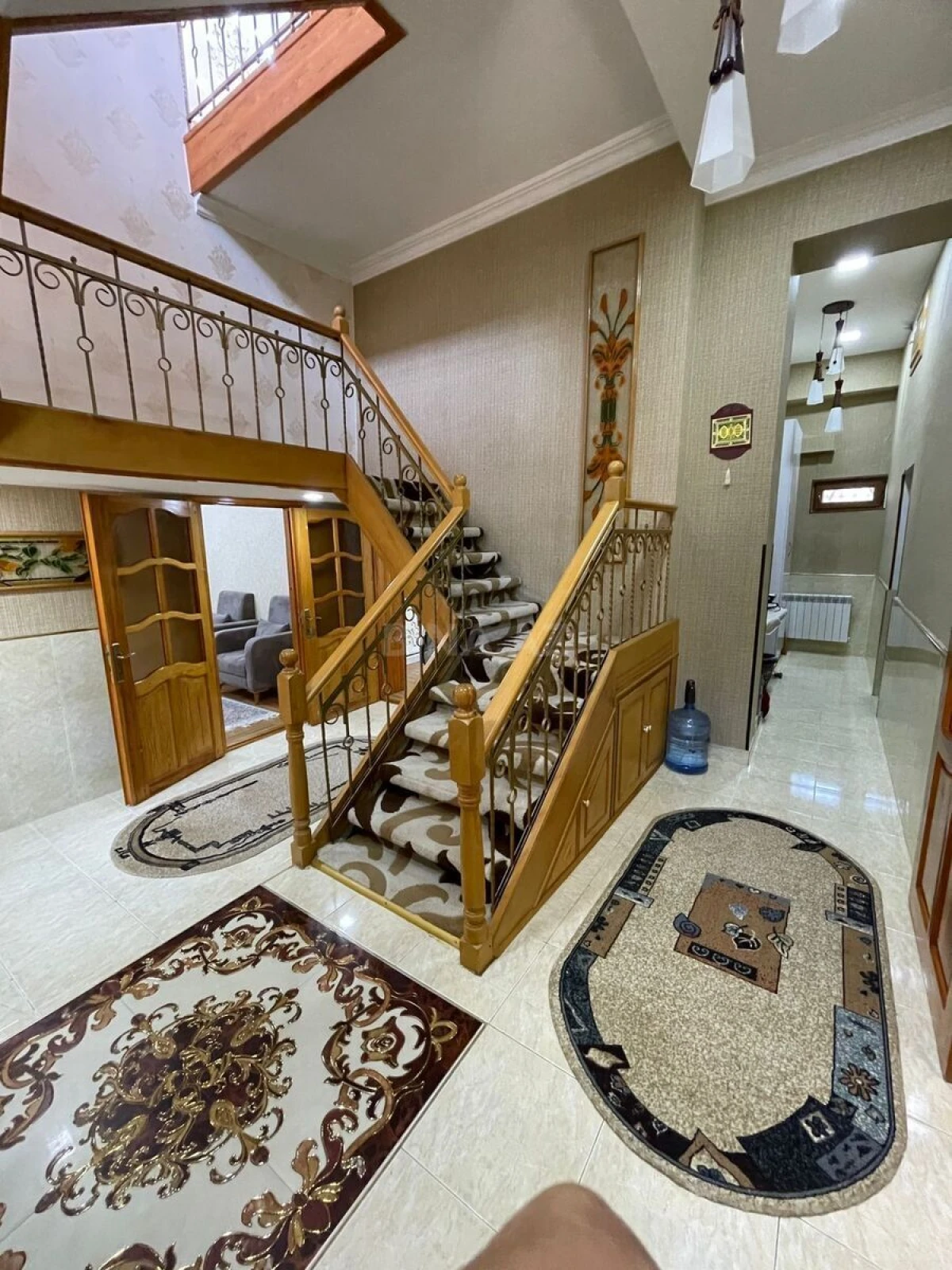 Satılır 6 otaqlı həyət evi 250 m²