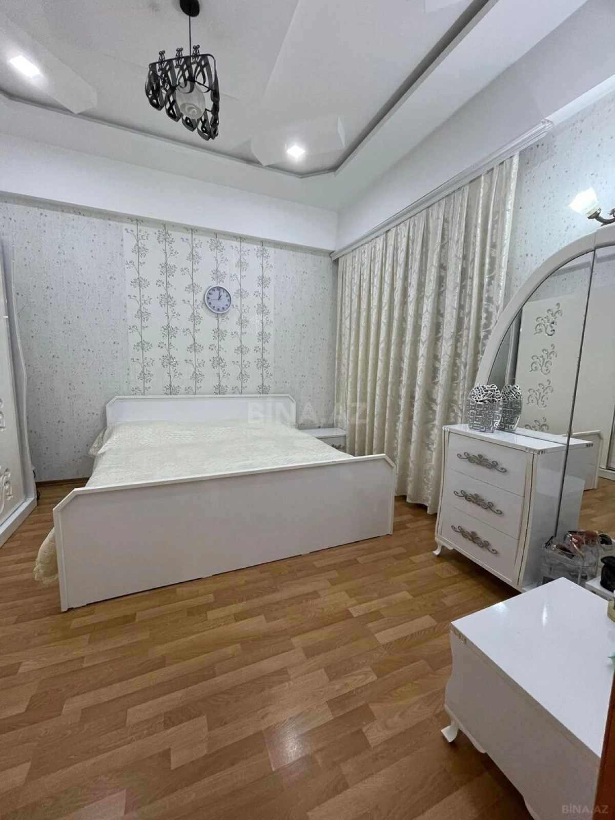 Satılır 6 otaqlı həyət evi 250 m²