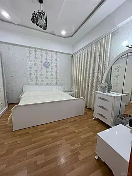 Satılır 6 otaqlı həyət evi 250 m²