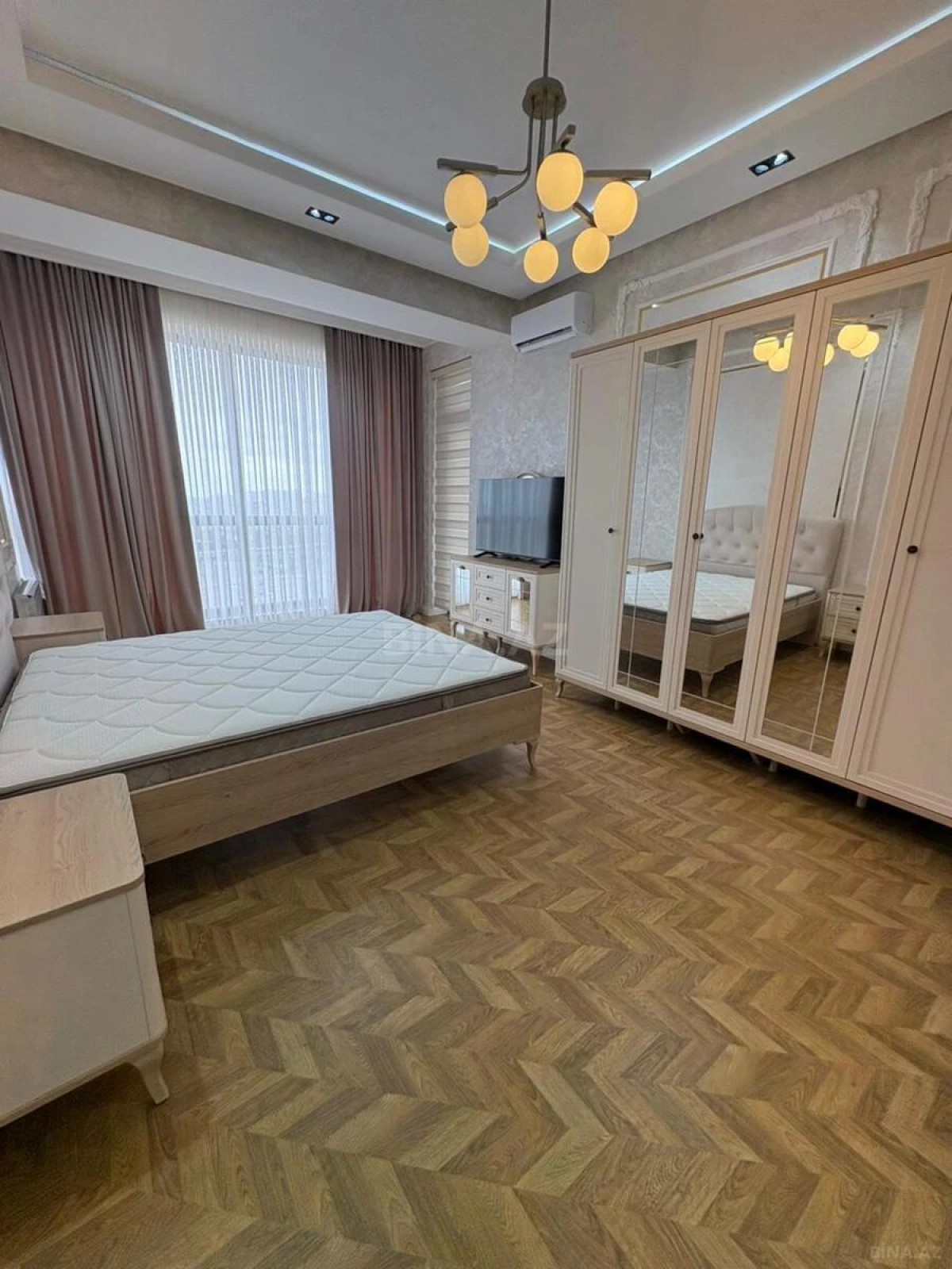 Kirayə verilir 2 otaqlı mənzil 58 m²