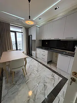 Kirayə verilir 2 otaqlı mənzil 58 m²