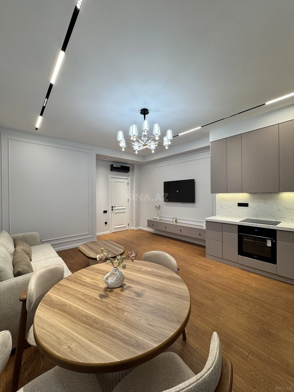 Satılır 2 otaqlı mənzil 76 m²