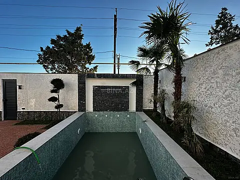 Satılır 4 otaqlı həyət evi 140 m²