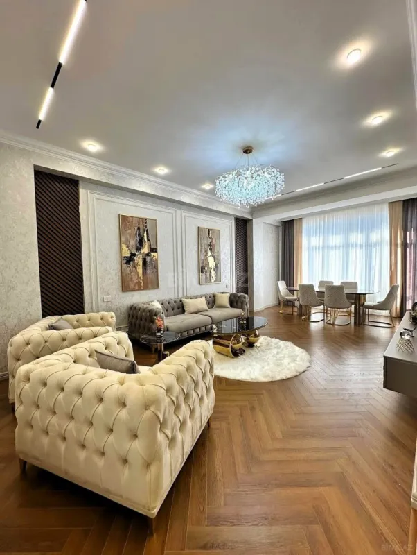 Satılır 4 otaqlı mənzil 160 m²