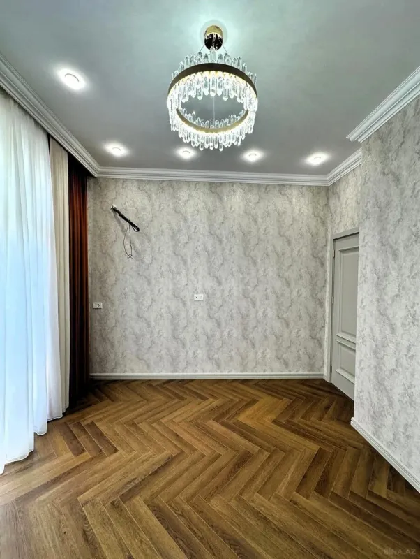 Satılır 4 otaqlı mənzil 160 m²