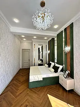 Satılır 4 otaqlı mənzil 160 m²