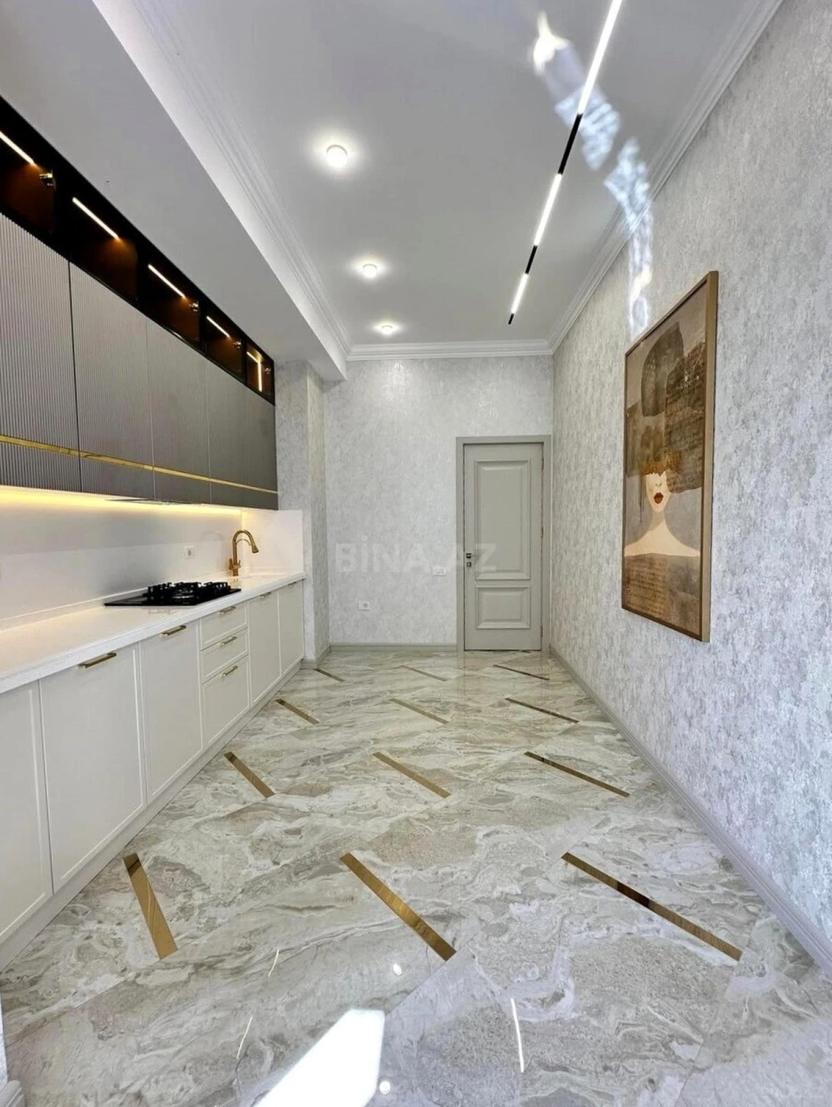 Satılır 4 otaqlı mənzil 160 m²