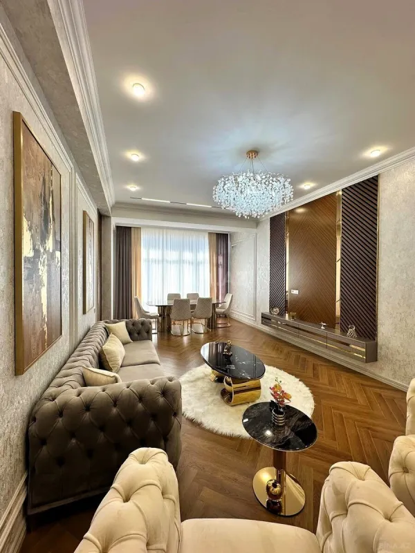 Satılır 4 otaqlı mənzil 160 m²