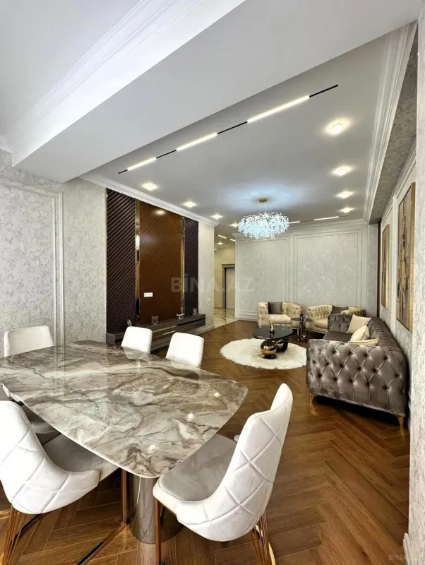 Satılır 4 otaqlı mənzil 160 m²