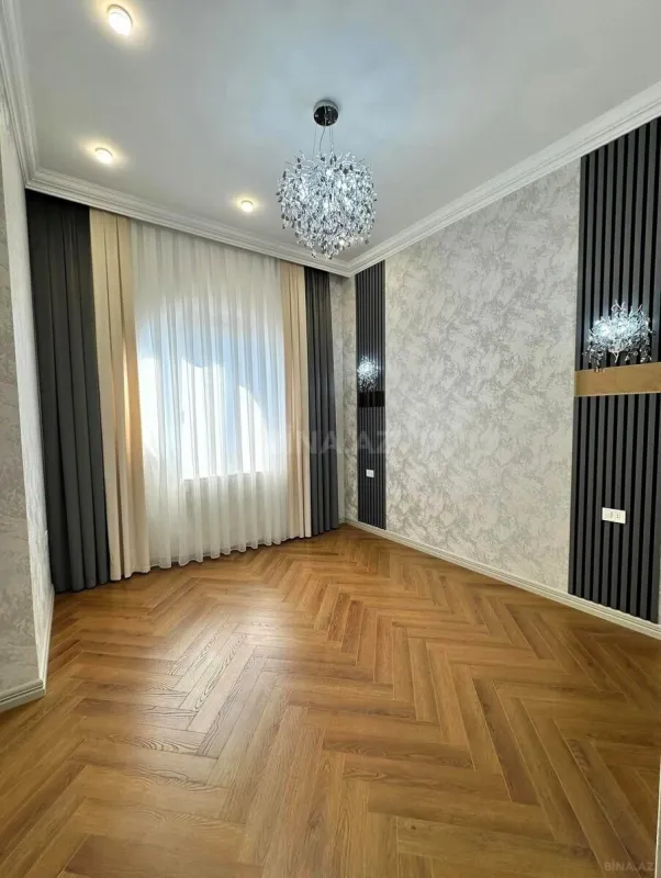 Satılır 4 otaqlı mənzil 160 m²