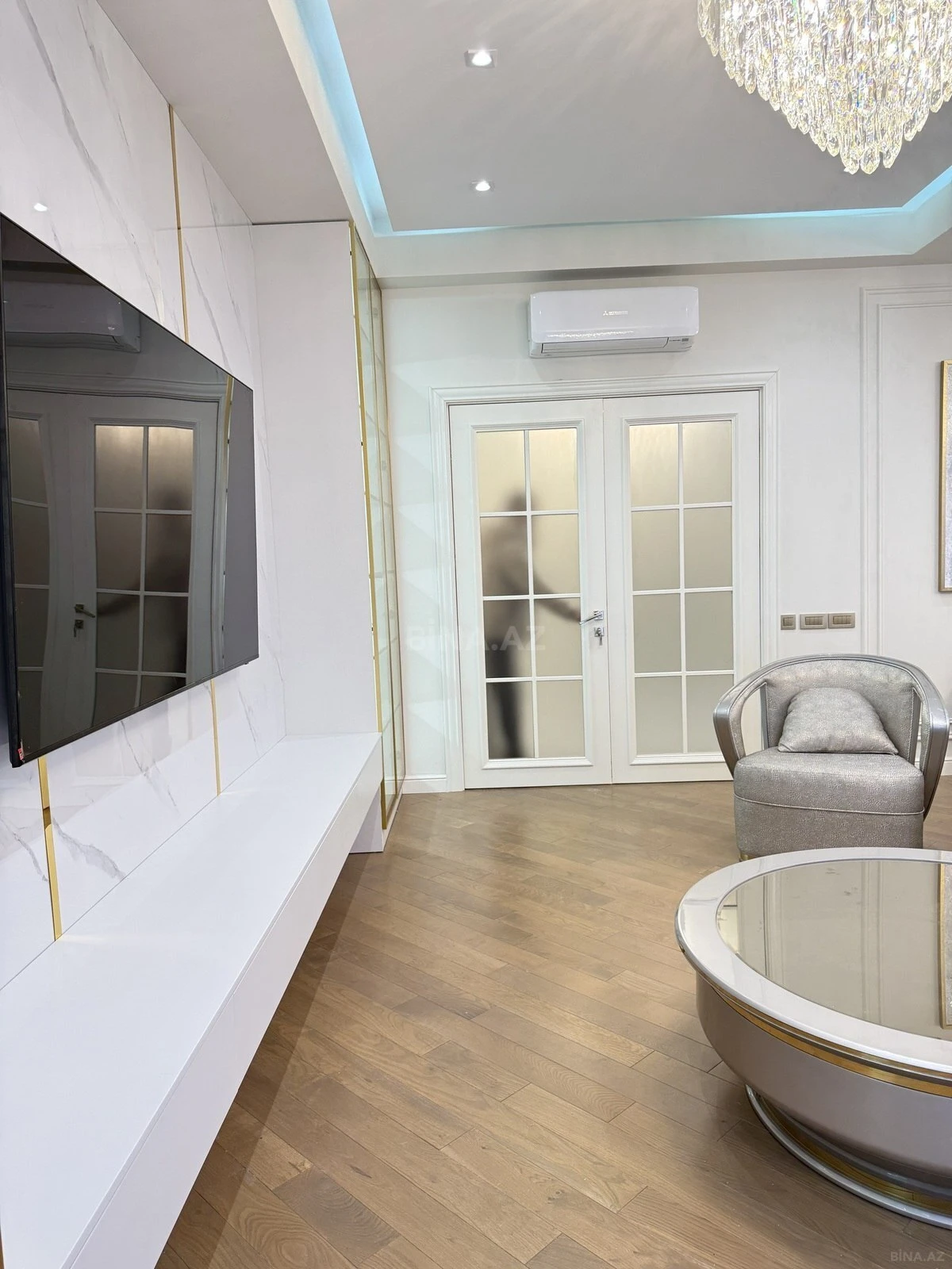 Kirayə verilir 3 otaqlı mənzil 145 m²