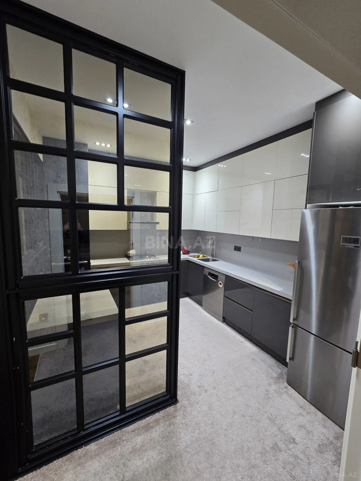 Kirayə verilir 3 otaqlı mənzil 150 m²