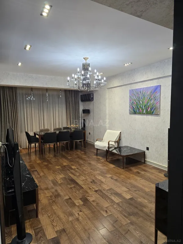 Kirayə verilir 3 otaqlı mənzil 150 m²