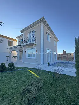 Satılır 4 otaqlı həyət evi 200 m²