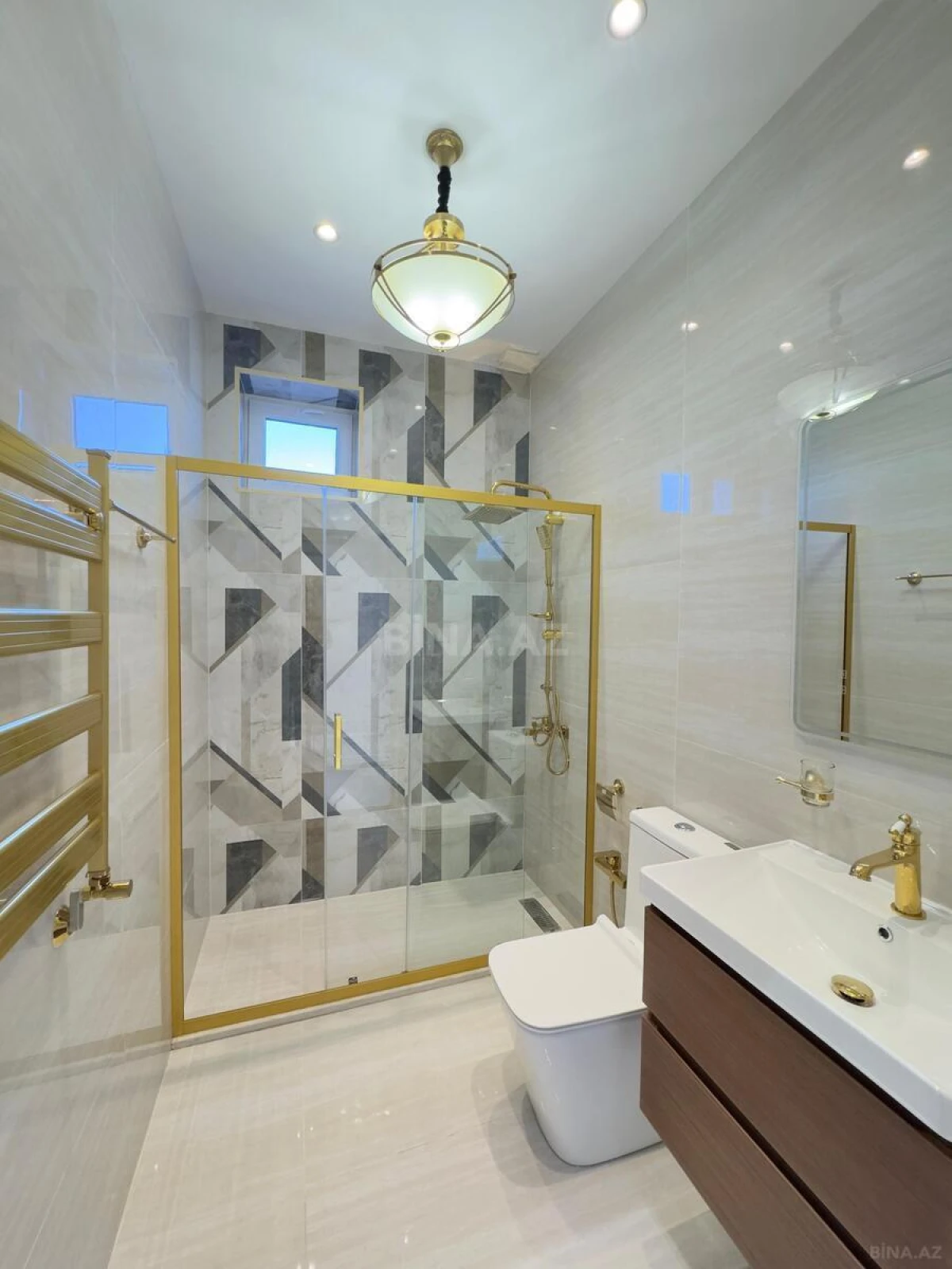 Satılır 4 otaqlı həyət evi 200 m²