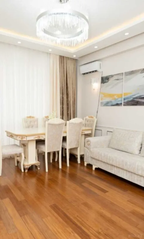 Kirayə verilir 2 otaqlı mənzil 60 m²