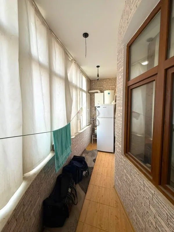 Satılır 2 otaqlı mənzil 75 m²