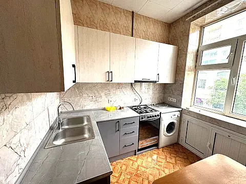 Kirayə verilir 3 otaqlı mənzil 72 m² — Bakı 3 otaq 72.00 m²