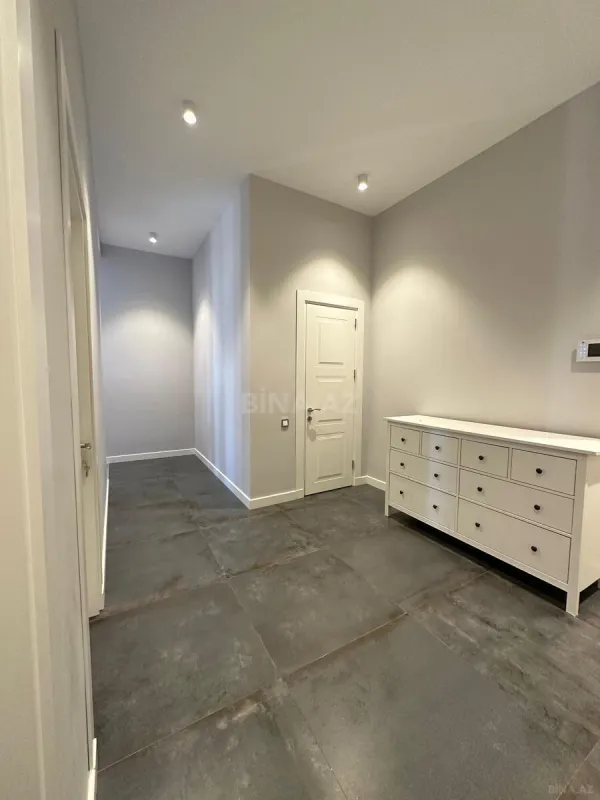 Satılır 3 otaqlı mənzil 155 m²