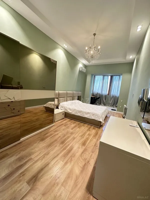 Satılır 3 otaqlı mənzil 155 m²