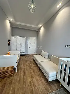 Satılır 3 otaqlı mənzil 155 m²