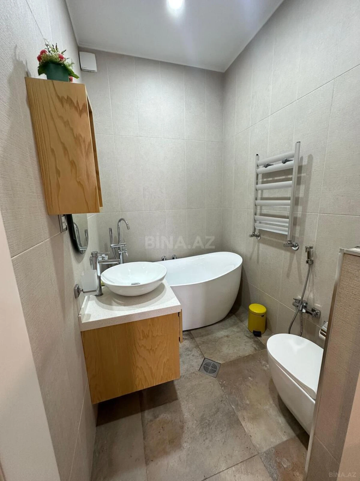 Satılır 3 otaqlı mənzil 155 m²