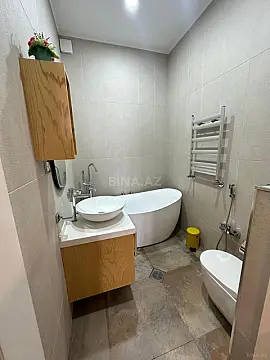 Satılır 3 otaqlı mənzil 155 m²