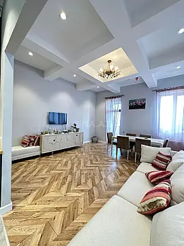 Satılır 3 otaqlı mənzil 155 m²