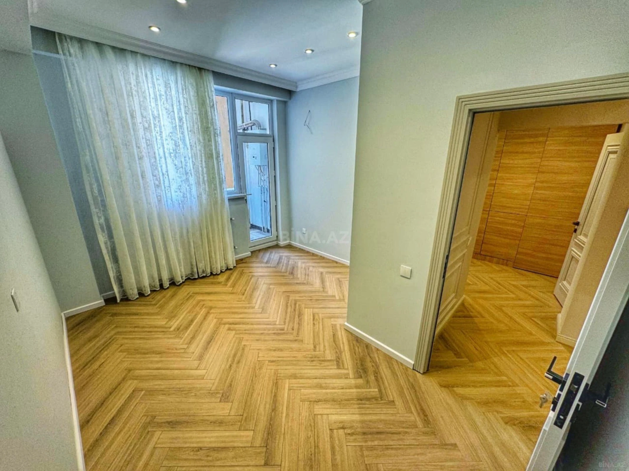 Satılır 3 otaqlı mənzil 103 m²