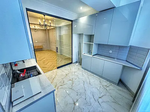 Satılır 3 otaqlı mənzil 103 m²