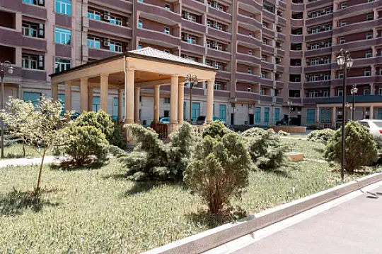 Satılır 3 otaqlı mənzil 135 m²