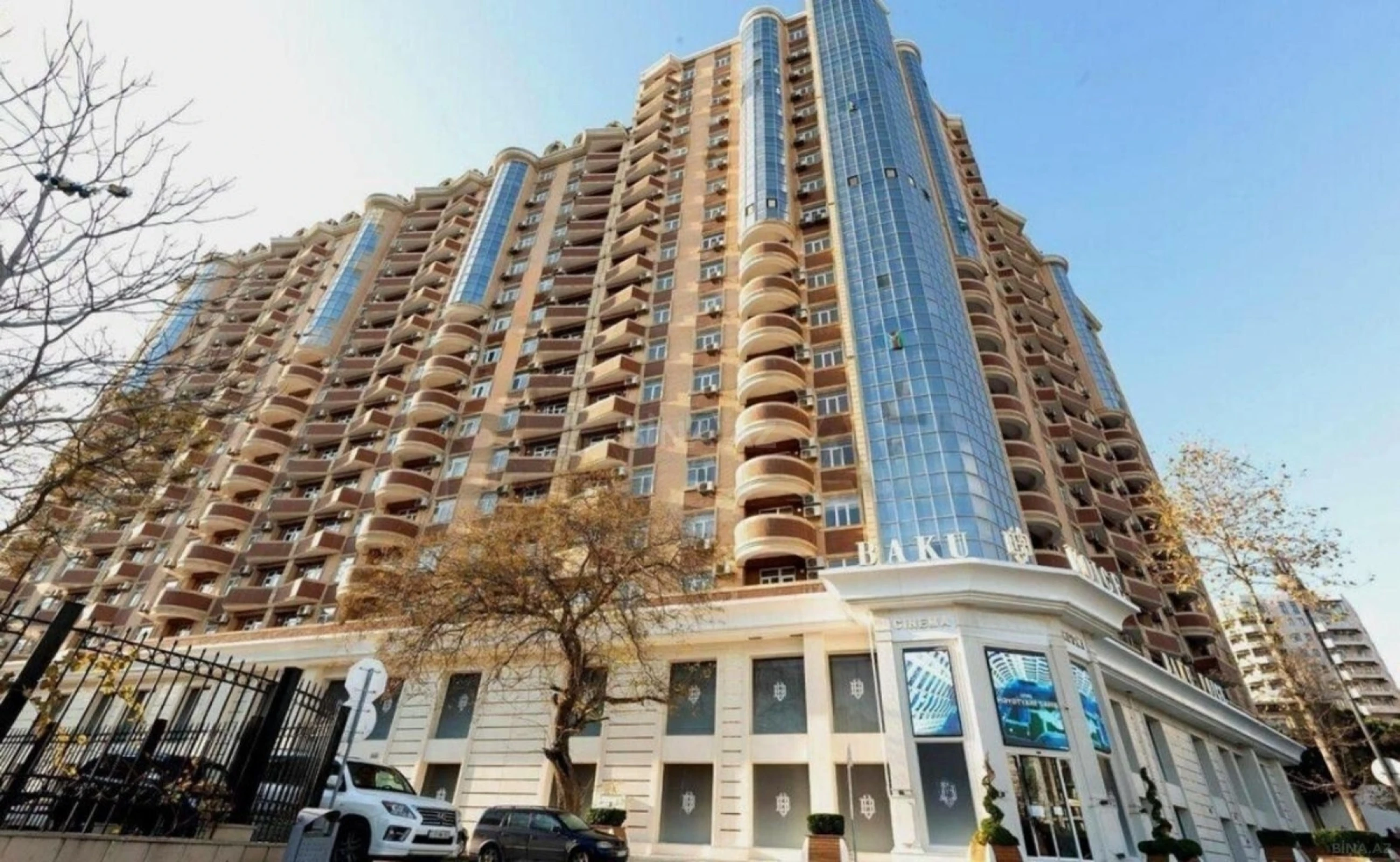Satılır 3 otaqlı mənzil 135 m²