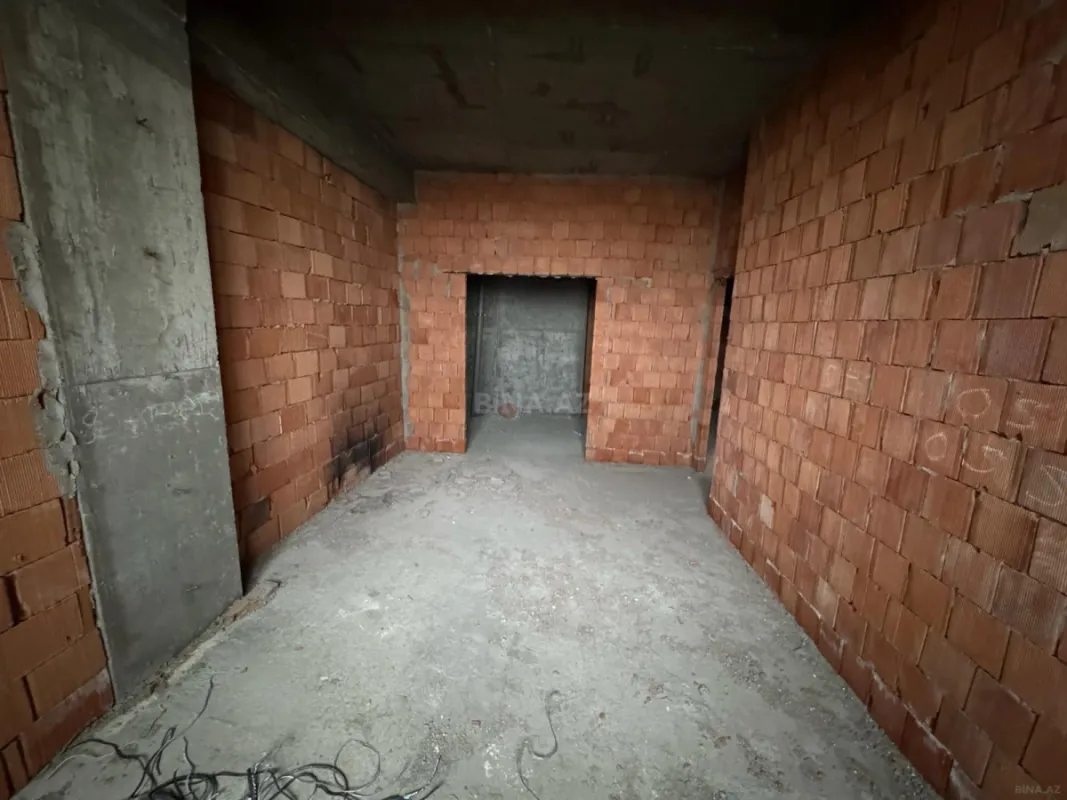 Satılır 2 otaqlı mənzil 77 m²