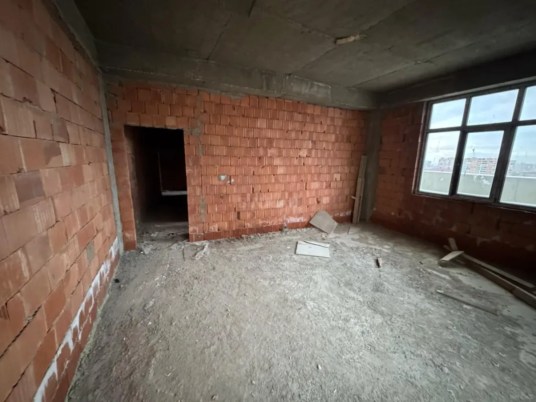 Satılır 2 otaqlı mənzil 77 m²