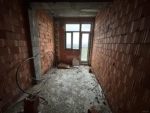 Satılır 2 otaqlı mənzil 77 m²