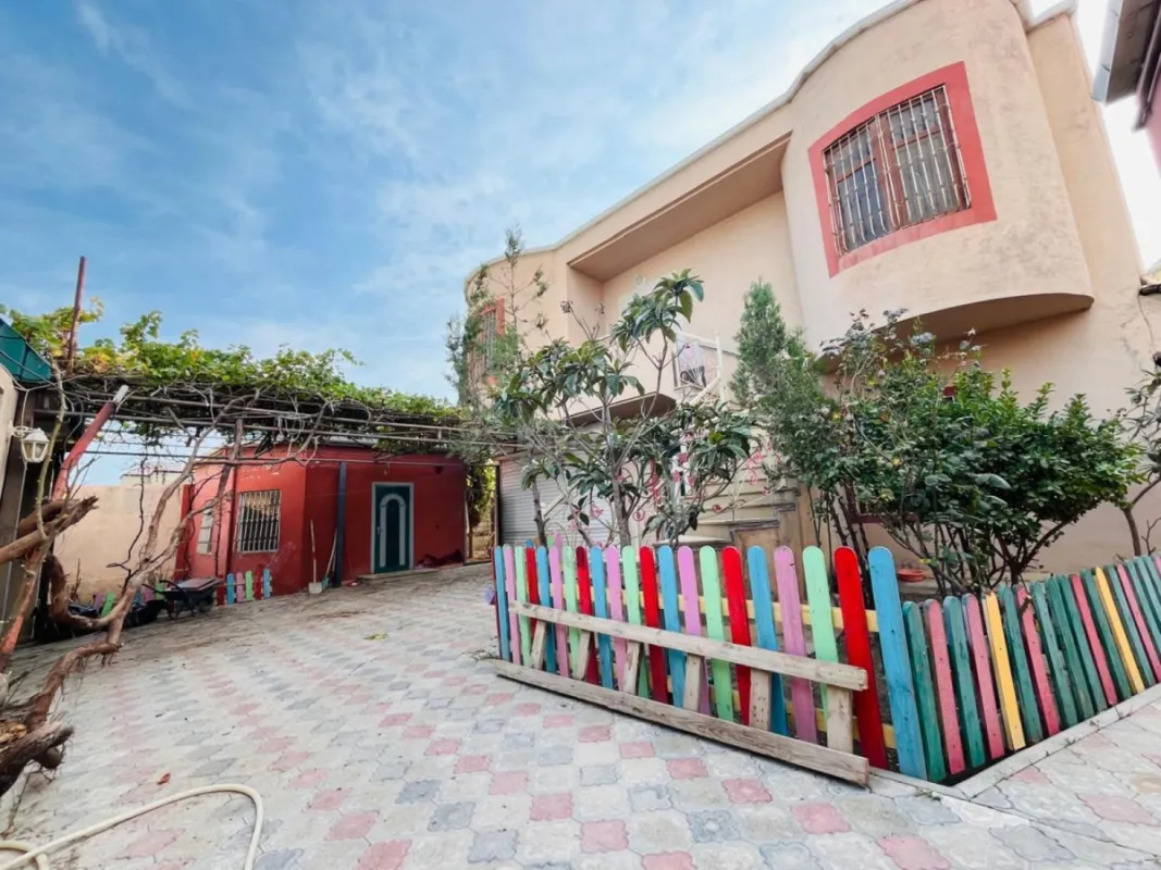 Satılır 7 otaqlı həyət evi 340 m²