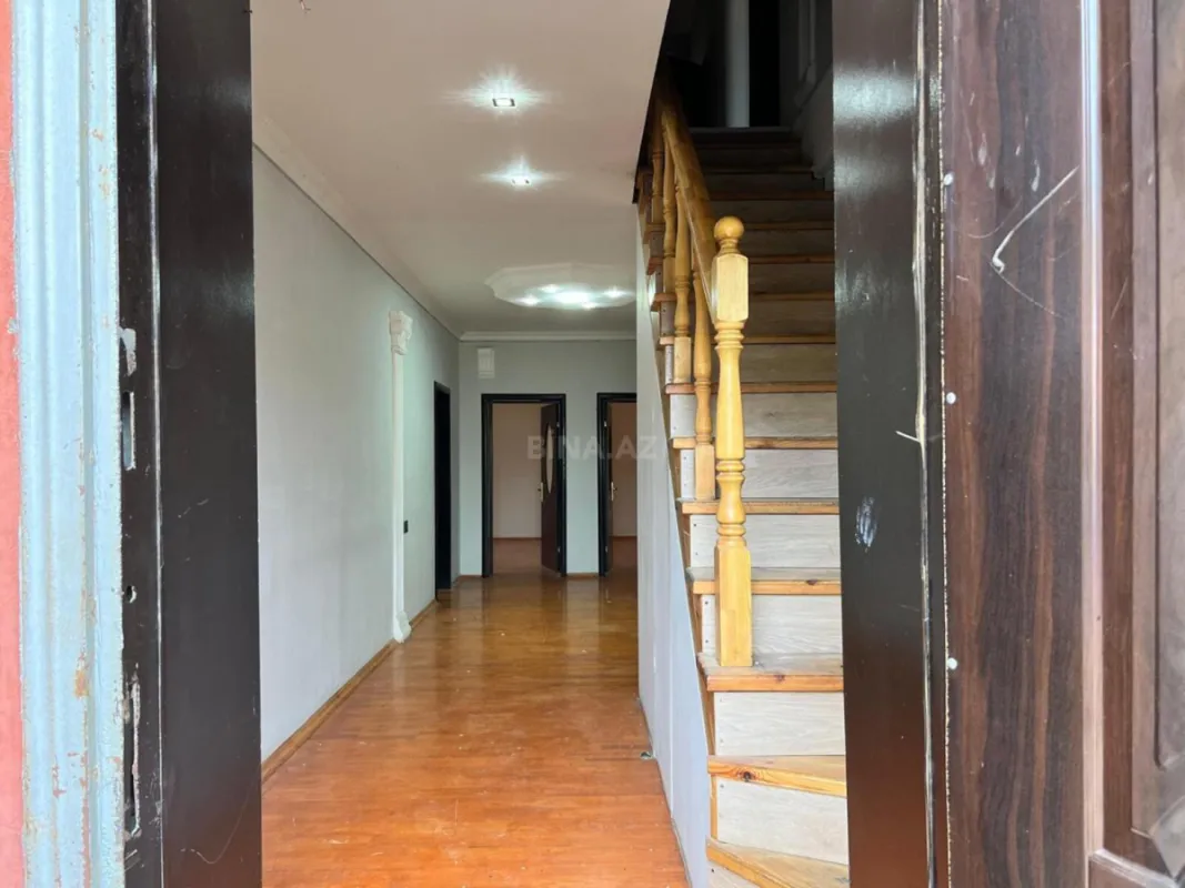 Satılır 7 otaqlı həyət evi 340 m²