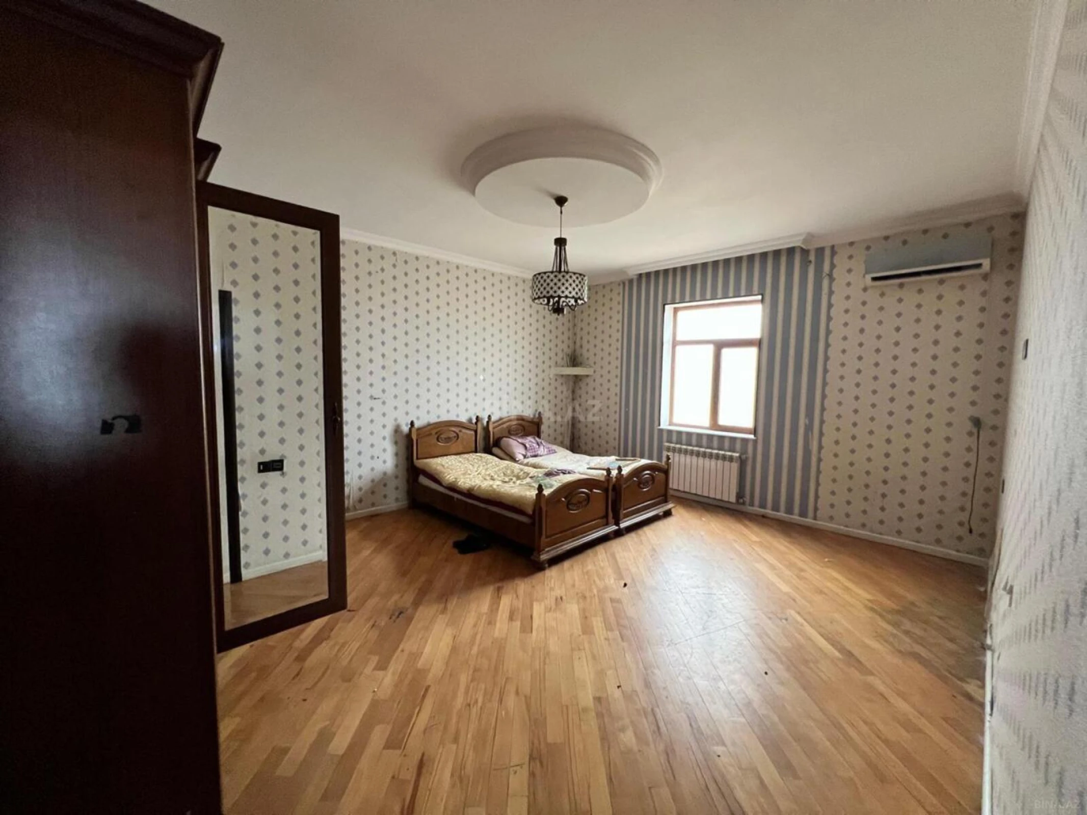Satılır 7 otaqlı həyət evi 340 m²