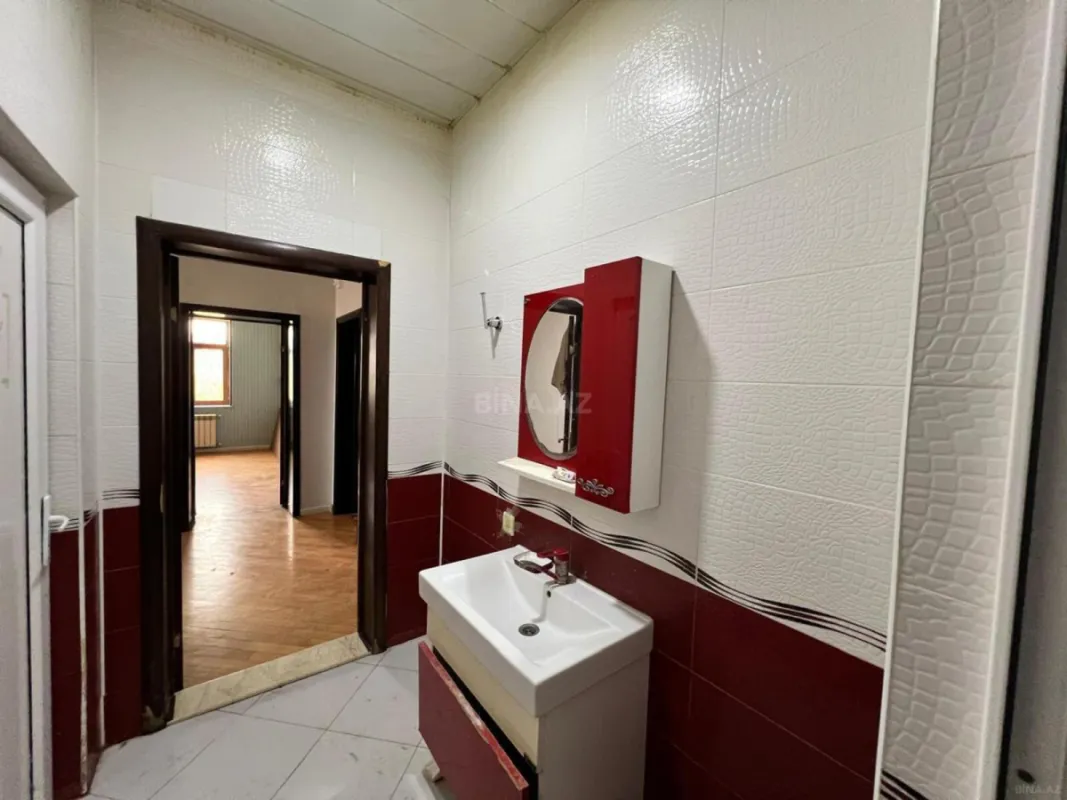 Satılır 7 otaqlı həyət evi 340 m²