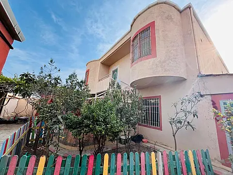 Satılır 7 otaqlı həyət evi 340 m²
