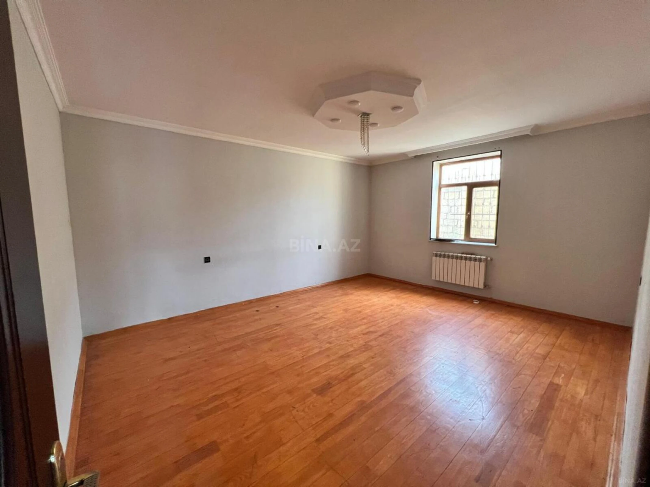Satılır 7 otaqlı həyət evi 340 m²
