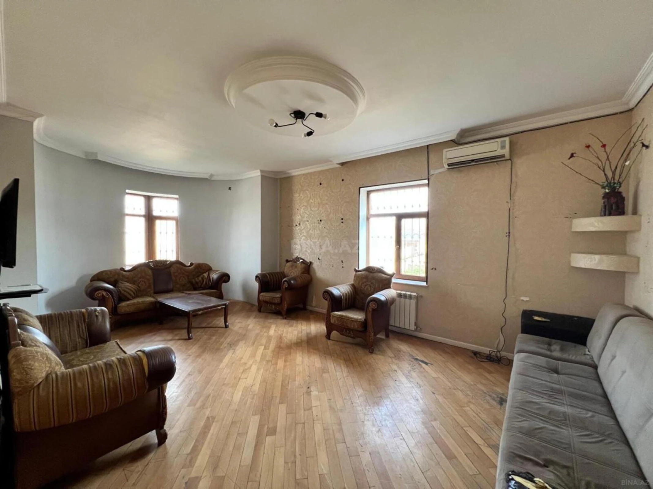 Satılır 7 otaqlı həyət evi 340 m²