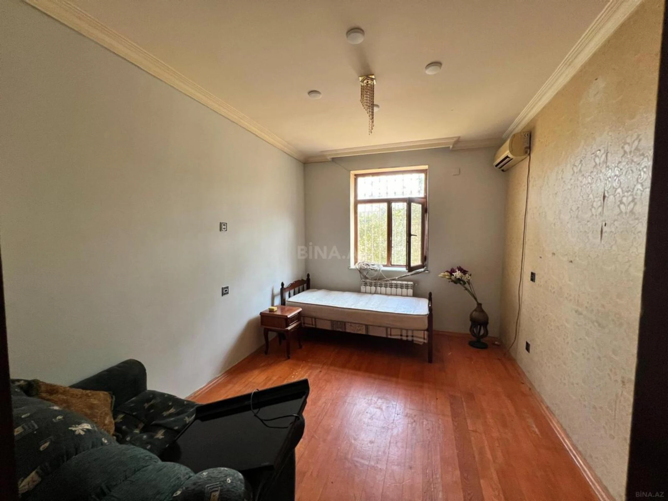 Satılır 7 otaqlı həyət evi 340 m²
