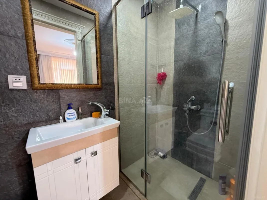 Satılır 3 otaqlı mənzil 160 m²