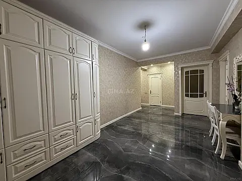 Satılır 3 otaqlı mənzil 160 m²