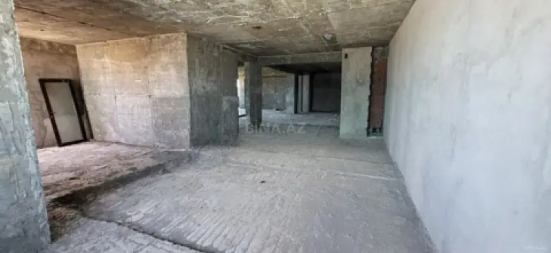 Satılır 4 otaqlı mənzil 240 m²