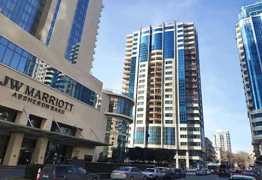 Satılır 4 otaqlı mənzil 240 m² — Bakı 4 otaq 240.00 m²